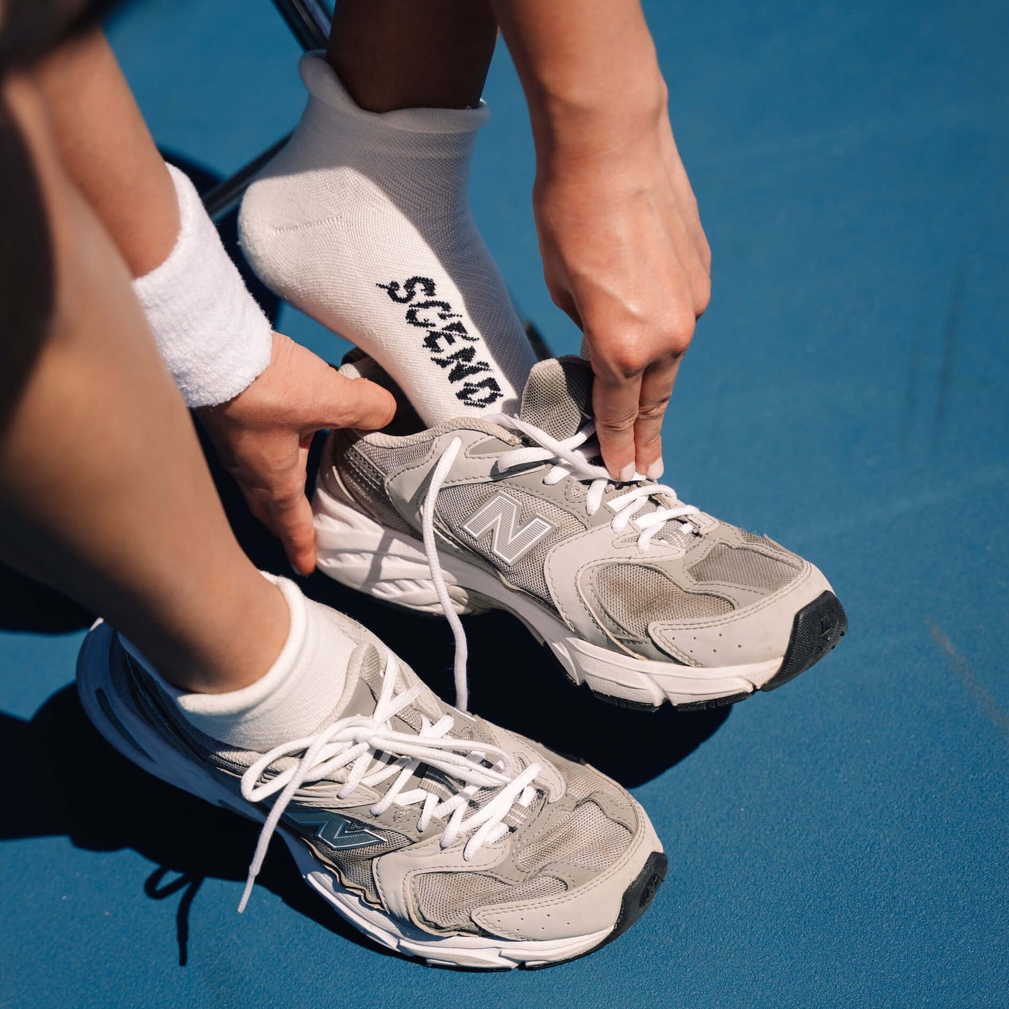 Women's white short cushion socks